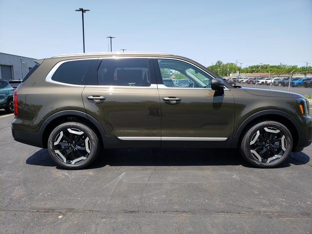 new 2025 Kia Telluride car, priced at $42,210
