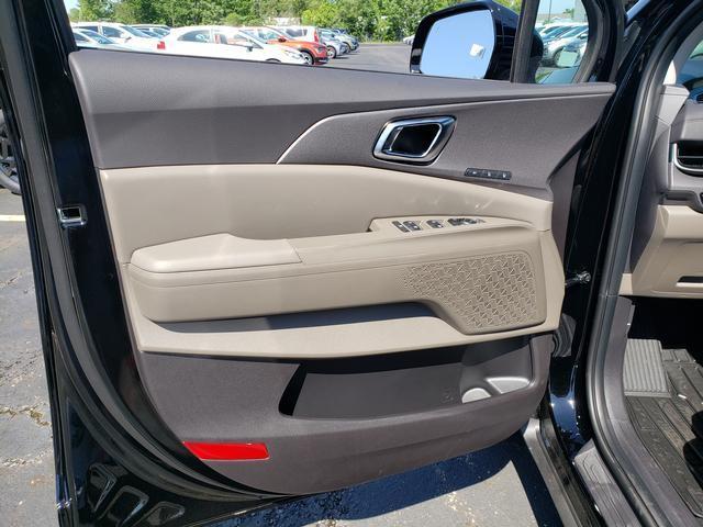 new 2026 Kia Carnival Hybrid car, priced at $44,120