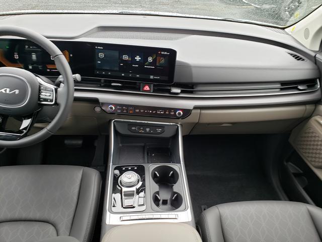 new 2026 Kia Carnival Hybrid car, priced at $44,385