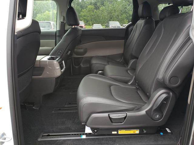 new 2026 Kia Carnival Hybrid car, priced at $44,385