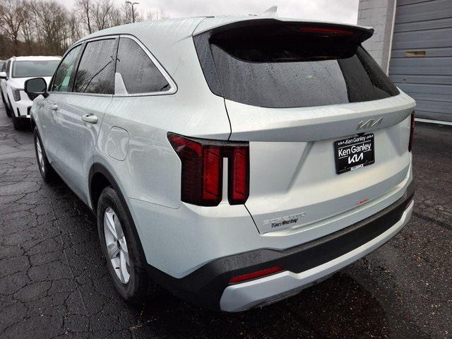 new 2026 Kia Sorento car, priced at $33,200