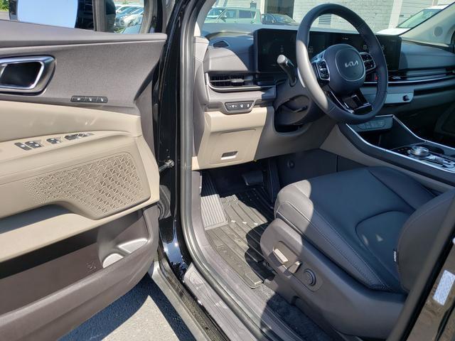 new 2026 Kia Carnival Hybrid car, priced at $44,385