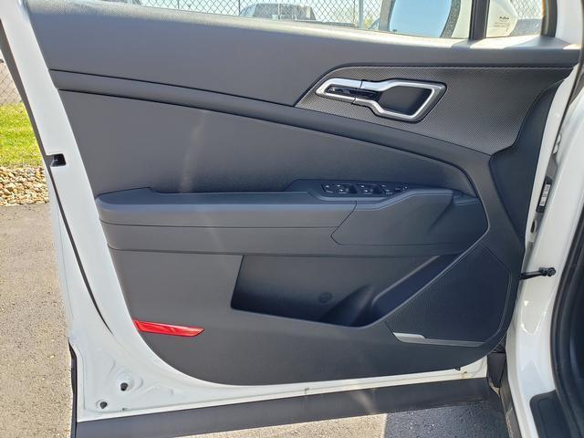 new 2025 Kia Sportage Hybrid car, priced at $29,660