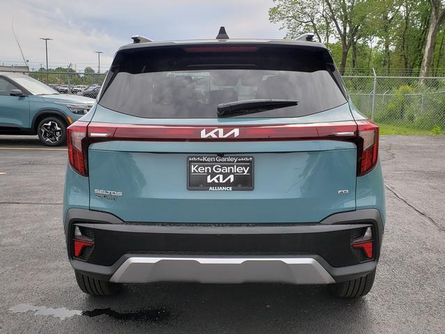 new 2025 Kia Seltos car, priced at $28,040
