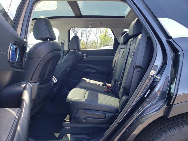 new 2025 Kia Sorento car, priced at $35,675