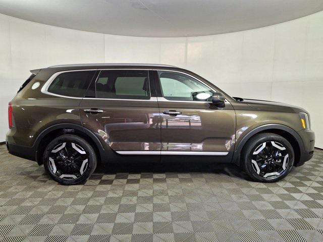 used 2024 Kia Telluride car, priced at $34,900