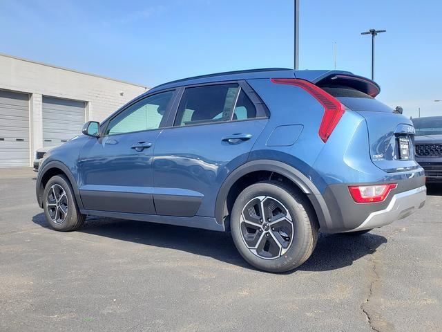 new 2025 Kia Niro car, priced at $30,280