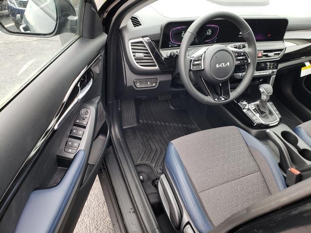 new 2025 Kia Seltos car, priced at $27,670