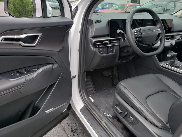 new 2026 Kia Sportage car, priced at $32,095