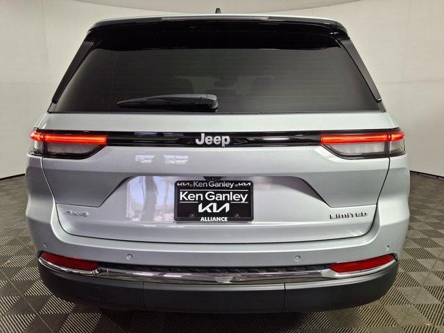 used 2024 Jeep Grand Cherokee car, priced at $39,899