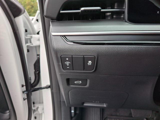 new 2026 Kia K5 car, priced at $32,055