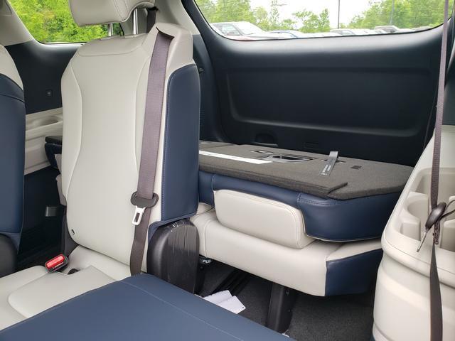 new 2026 Kia Carnival Hybrid car, priced at $44,885