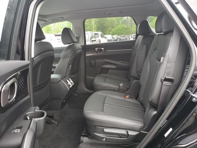 new 2025 Kia Sorento car, priced at $41,675