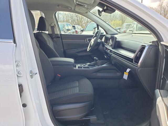 new 2025 Kia Sorento car, priced at $33,270