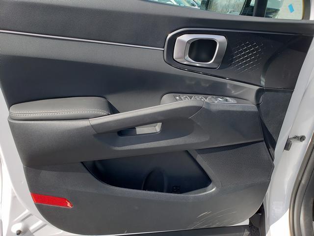 new 2025 Kia Sorento car, priced at $33,270
