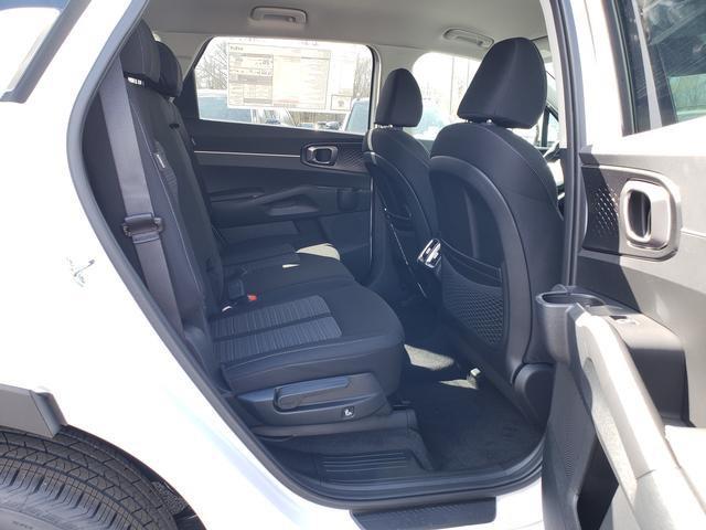 new 2025 Kia Sorento car, priced at $33,270