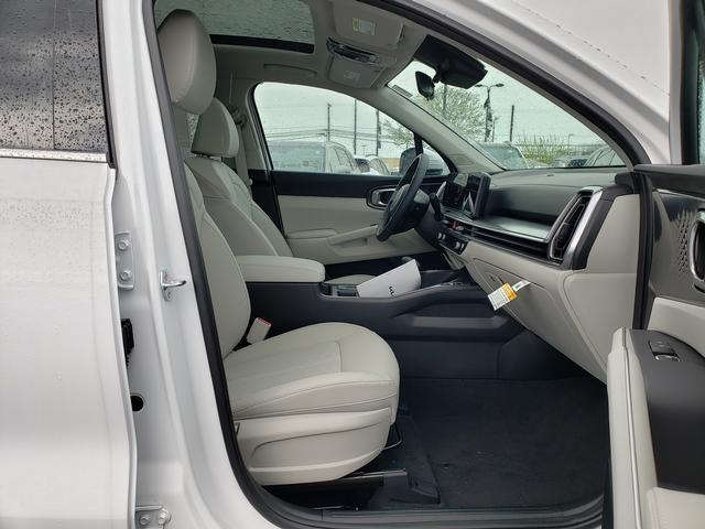 new 2025 Kia Sorento car, priced at $37,470