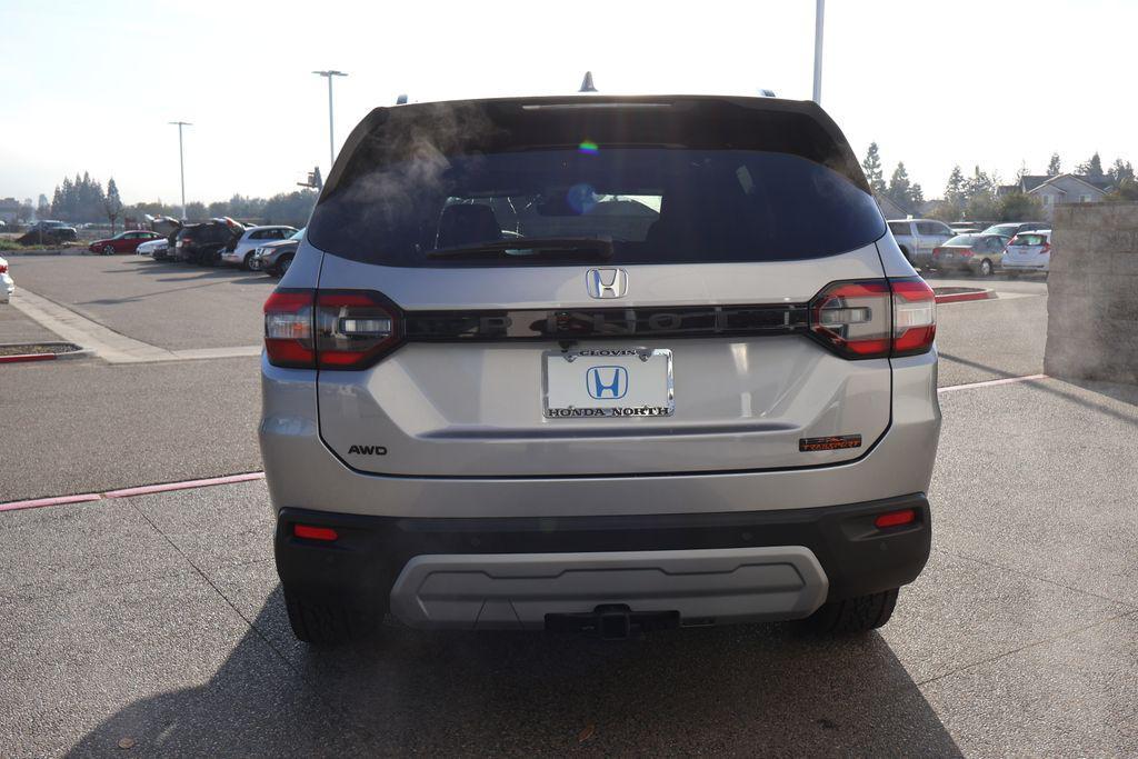 new 2025 Honda Pilot car, priced at $50,895
