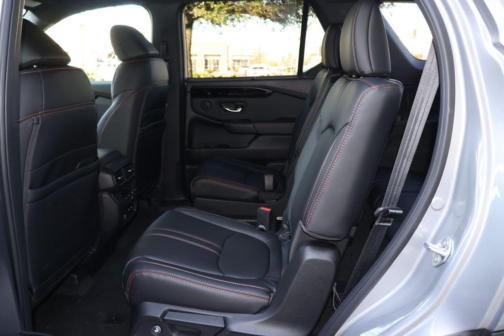 new 2025 Honda Pilot car, priced at $50,895