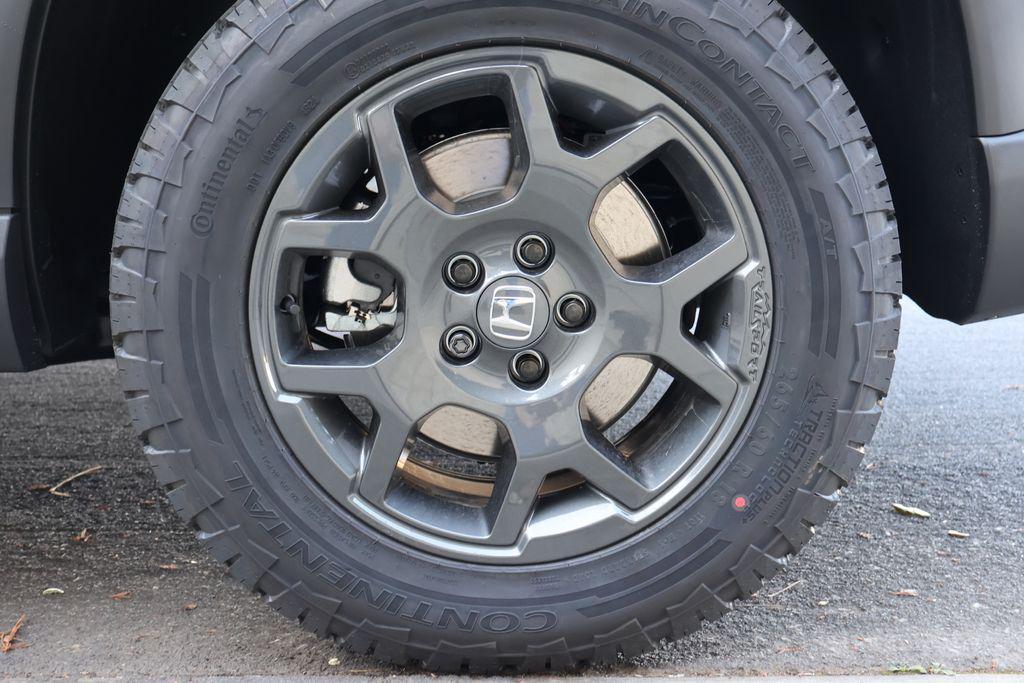 new 2025 Honda Pilot car, priced at $50,895