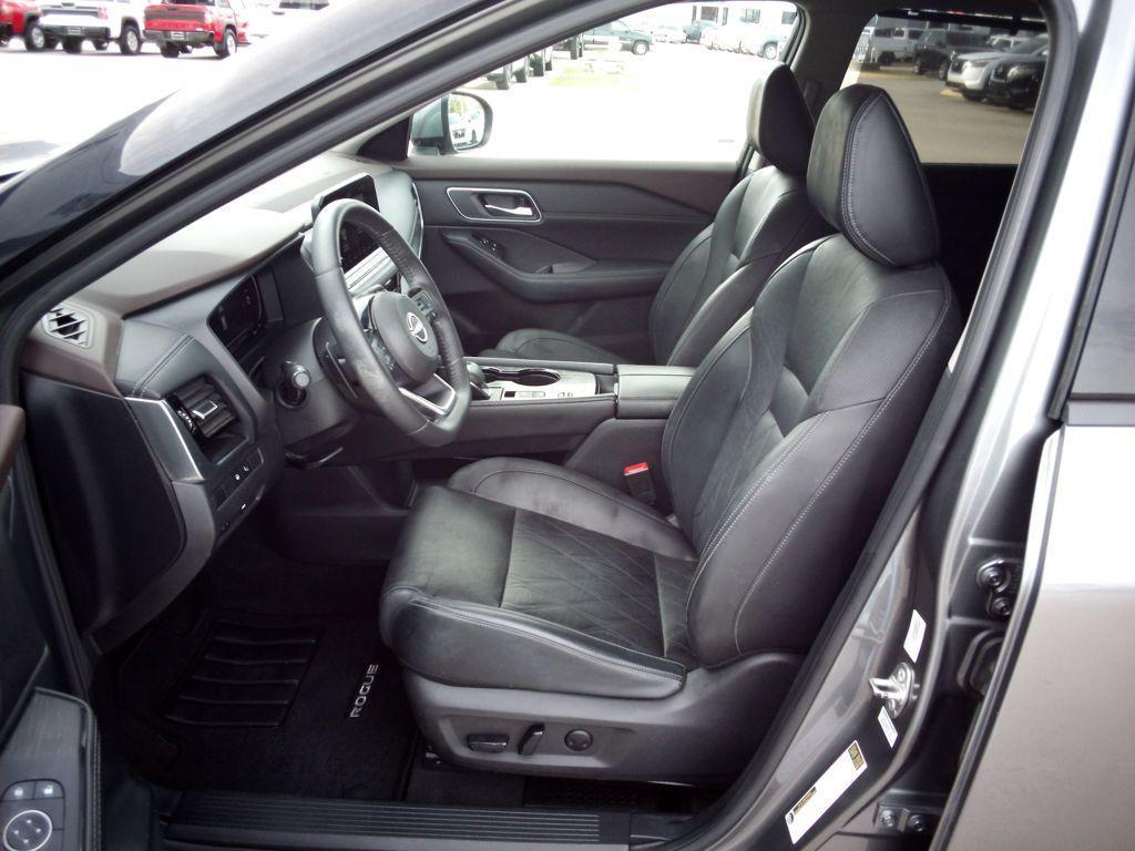 used 2022 Nissan Rogue car, priced at $19,999