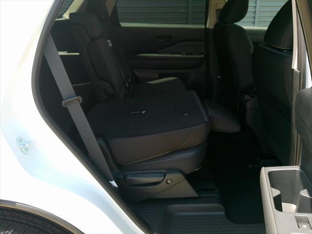 new 2025 Nissan Pathfinder car, priced at $39,715
