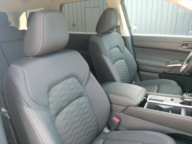 new 2025 Nissan Pathfinder car, priced at $39,391