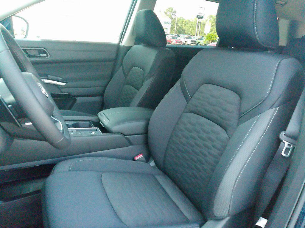 new 2025 Nissan Pathfinder car, priced at $40,627