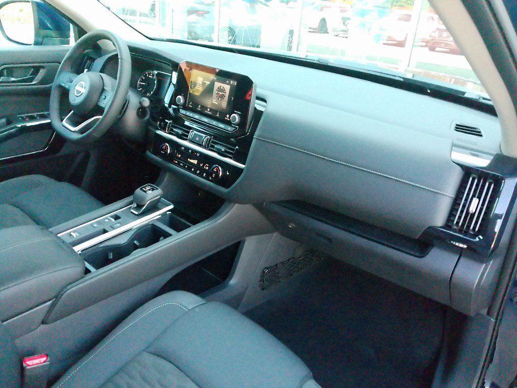 new 2025 Nissan Pathfinder car, priced at $40,627