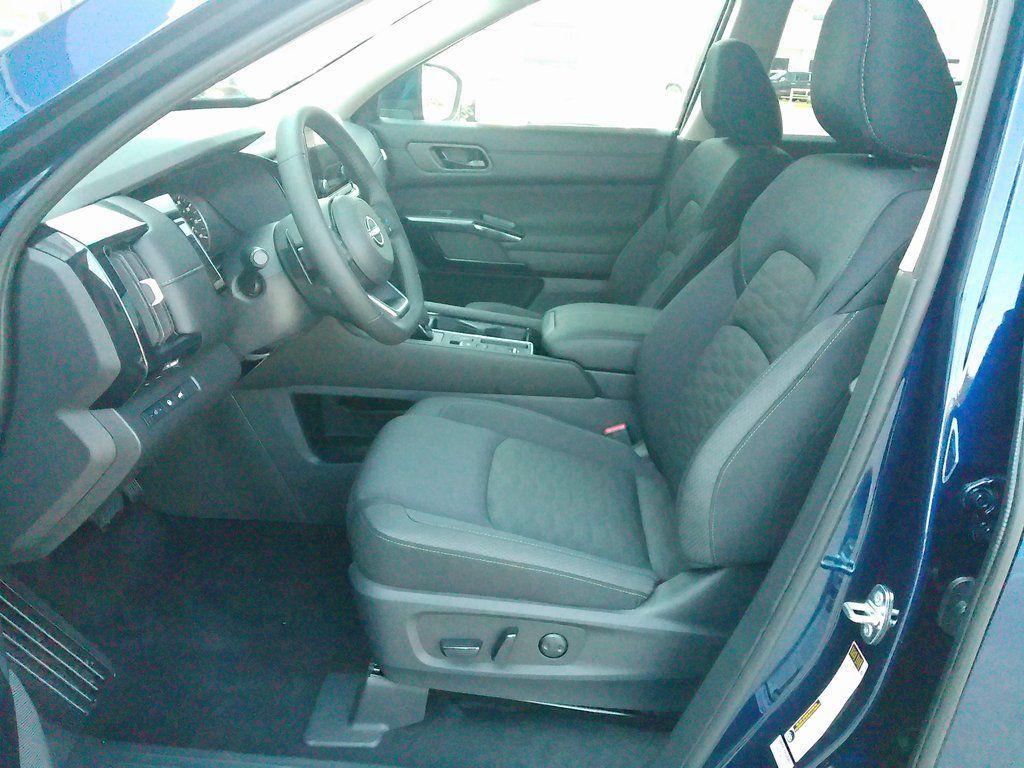 new 2025 Nissan Pathfinder car, priced at $40,627