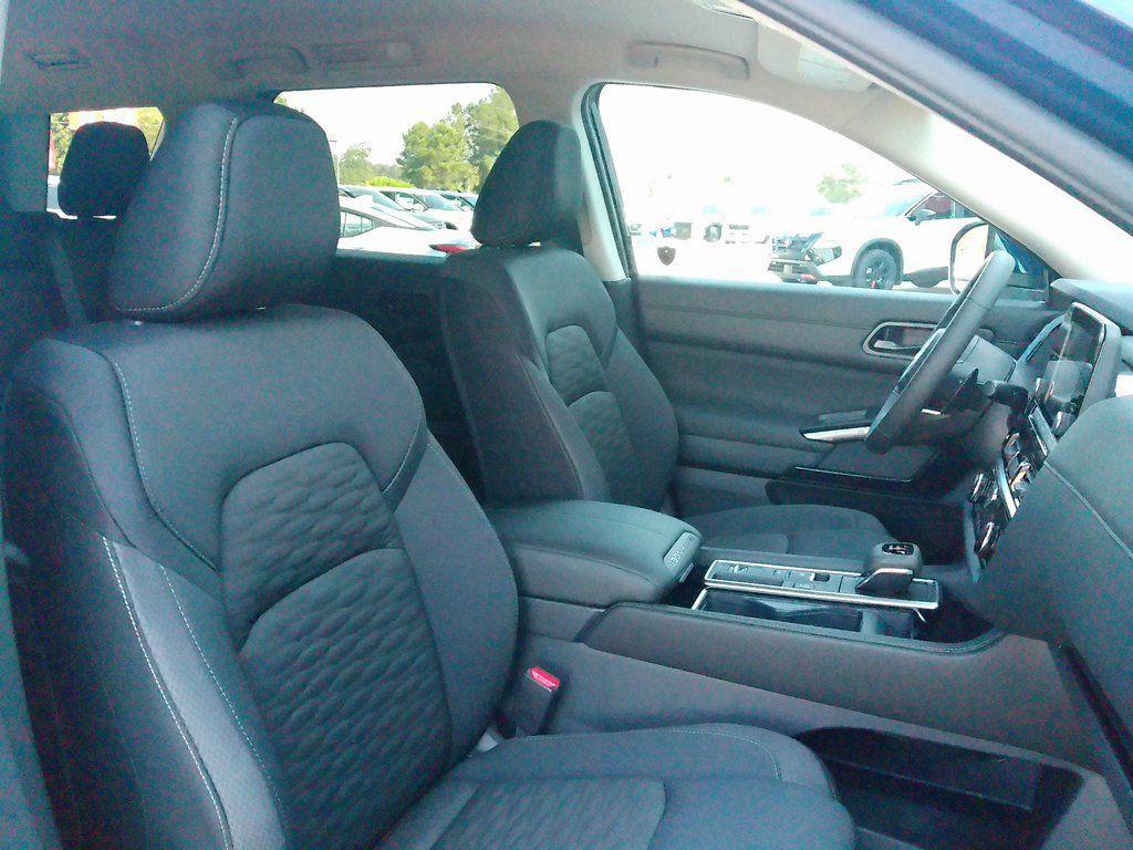 new 2025 Nissan Pathfinder car, priced at $40,627