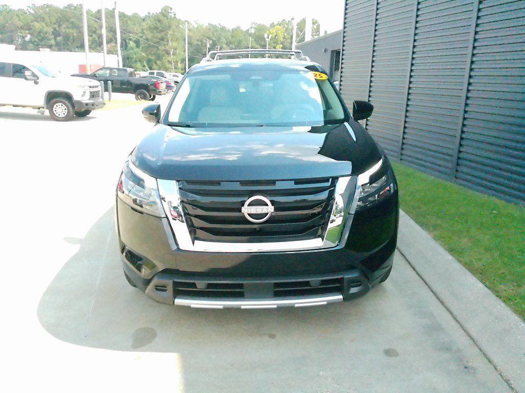 new 2025 Nissan Pathfinder car, priced at $40,627