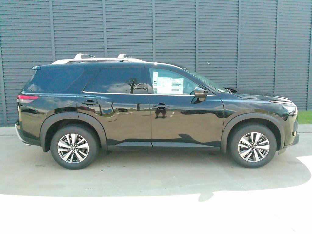 new 2025 Nissan Pathfinder car, priced at $40,627