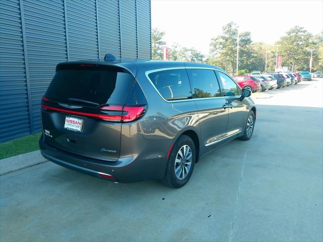 used 2023 Chrysler Pacifica Hybrid car, priced at $27,727