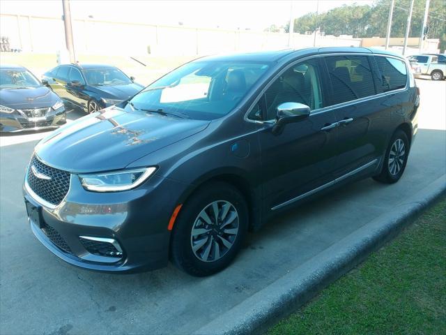 used 2023 Chrysler Pacifica Hybrid car, priced at $27,727