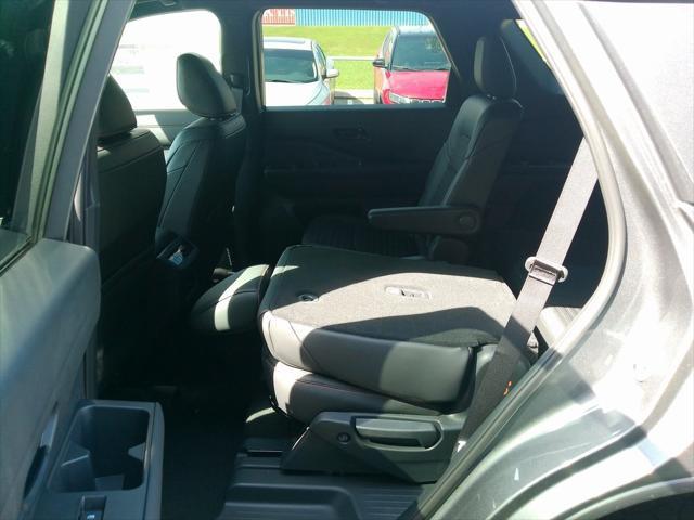 new 2025 Nissan Pathfinder car, priced at $43,862