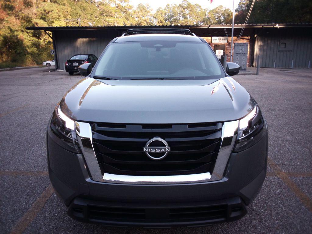 new 2025 Nissan Pathfinder car, priced at $40,707