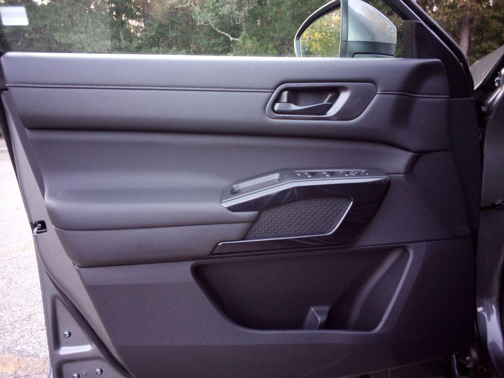 new 2025 Nissan Pathfinder car, priced at $40,707