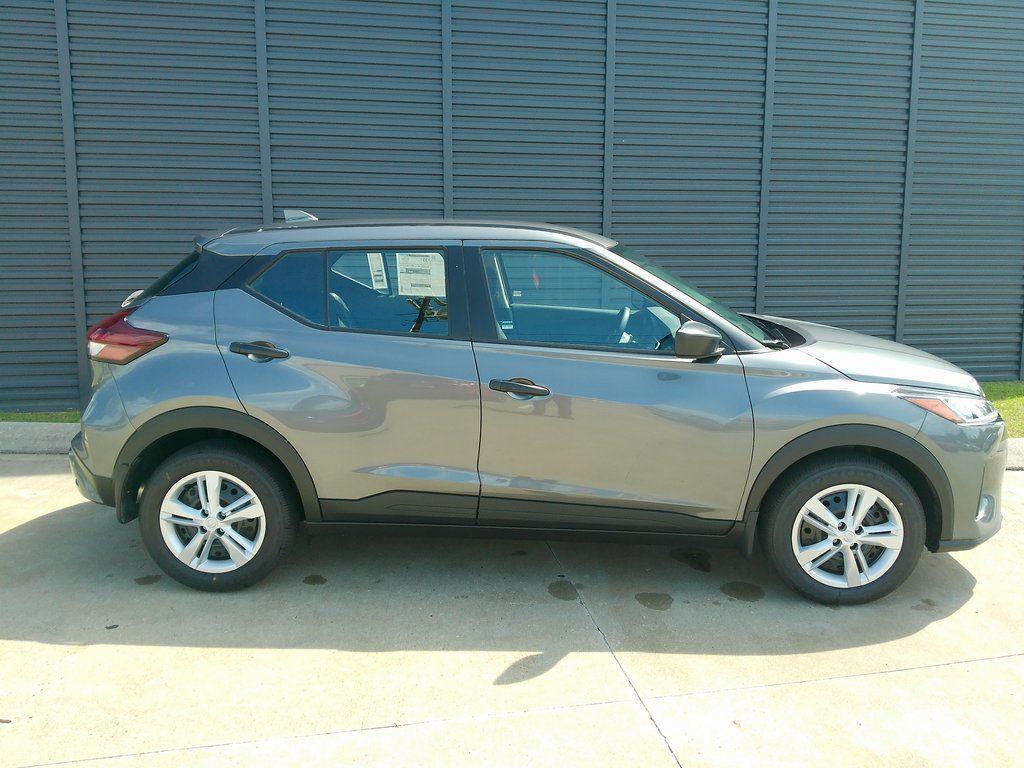 new 2025 Nissan Kicks car, priced at $22,004