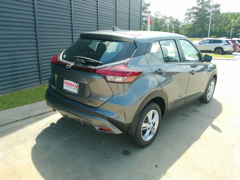 new 2025 Nissan Kicks car, priced at $22,004