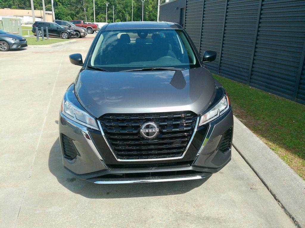 new 2025 Nissan Kicks car, priced at $22,004
