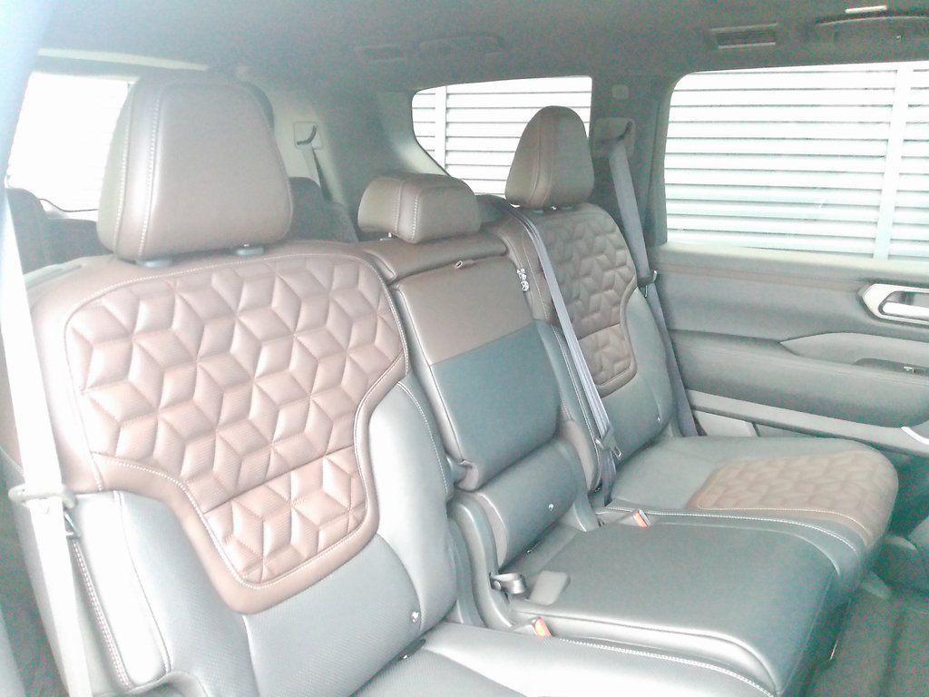 new 2025 Nissan Armada car, priced at $77,035