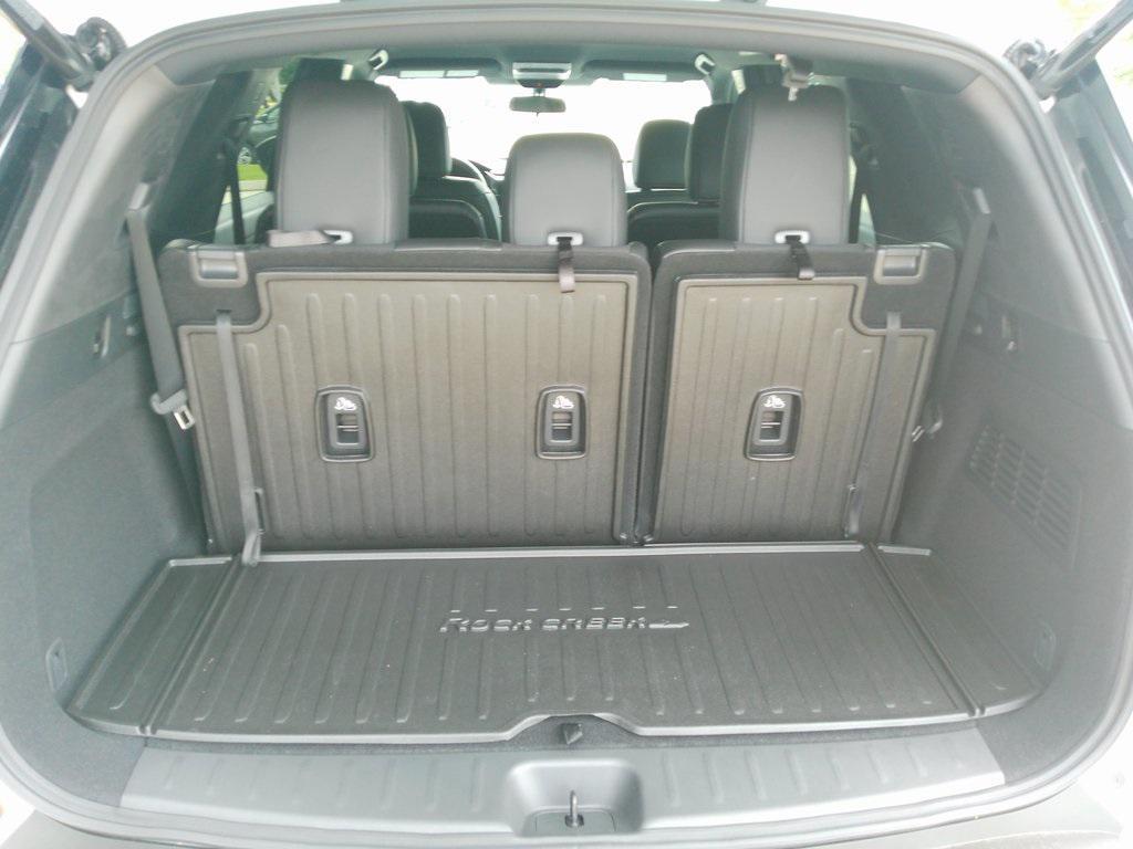 new 2025 Nissan Pathfinder car, priced at $43,678