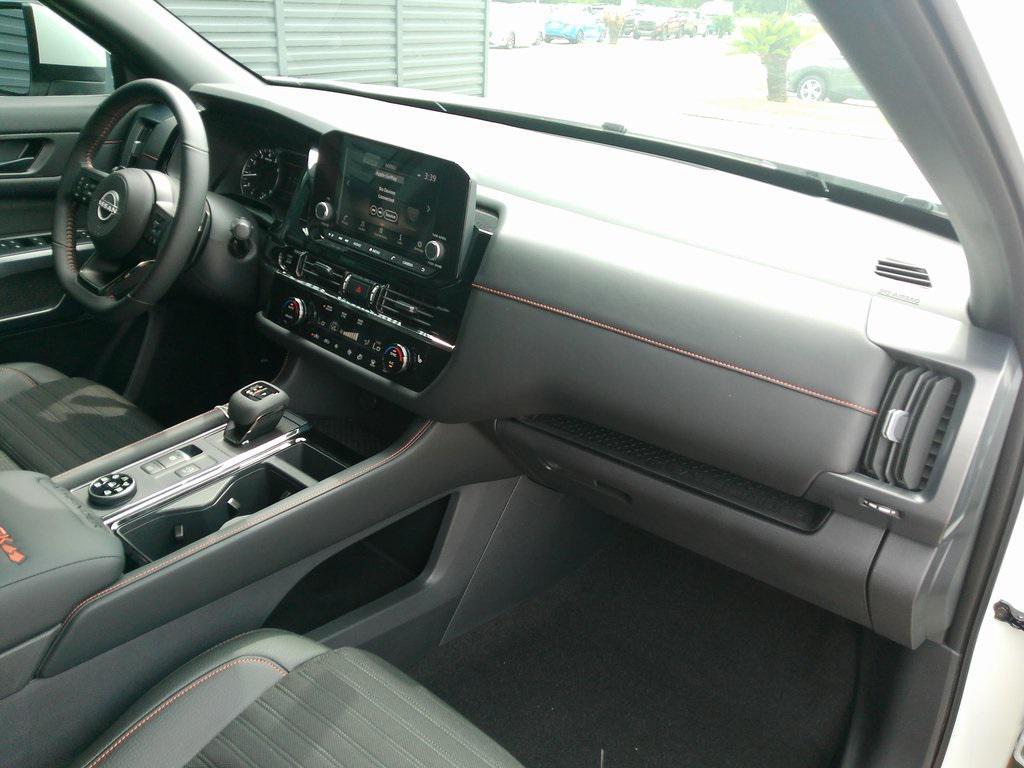 new 2025 Nissan Pathfinder car, priced at $43,678