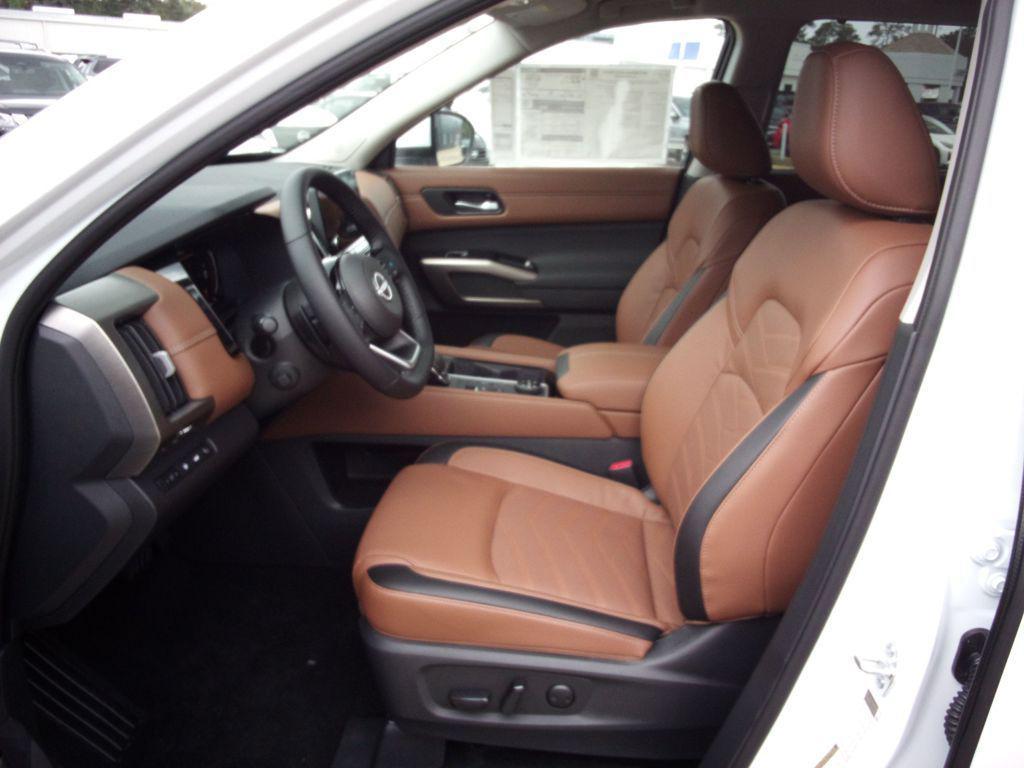 new 2025 Nissan Pathfinder car, priced at $51,642