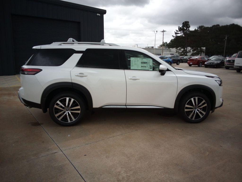 new 2025 Nissan Pathfinder car, priced at $51,642