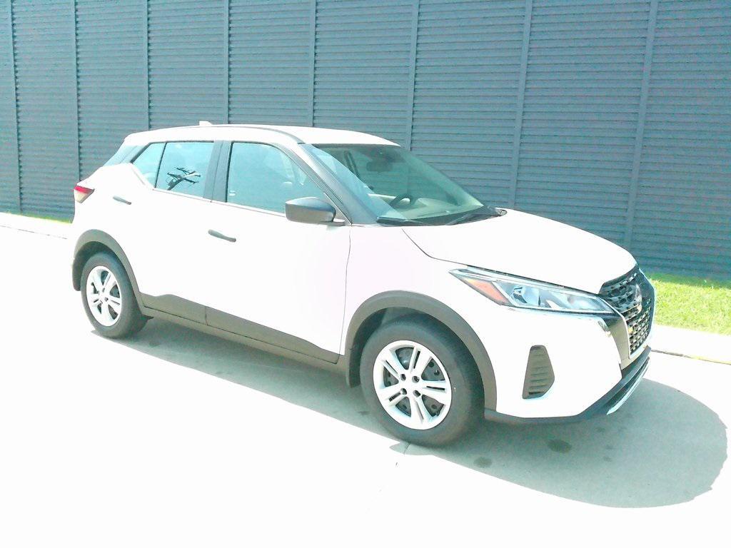 new 2025 Nissan Kicks car, priced at $21,926