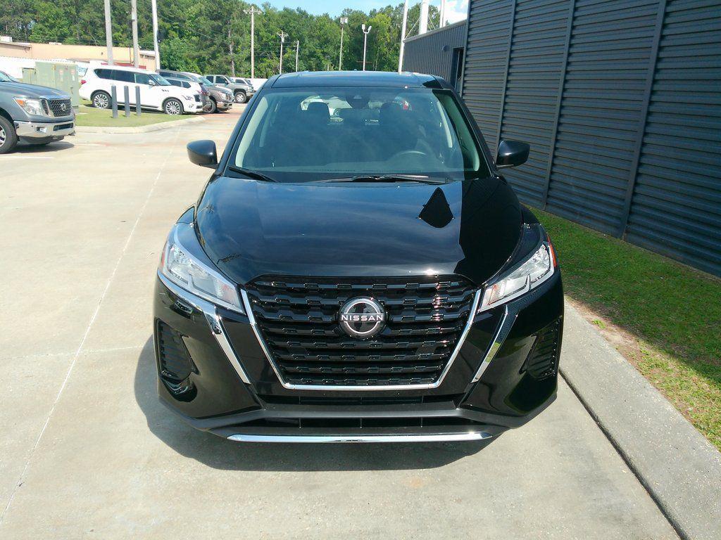 new 2025 Nissan Kicks car, priced at $21,870