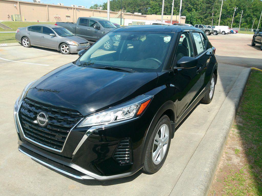 new 2025 Nissan Kicks car, priced at $21,870