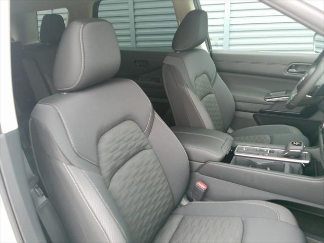 new 2025 Nissan Pathfinder car, priced at $41,507